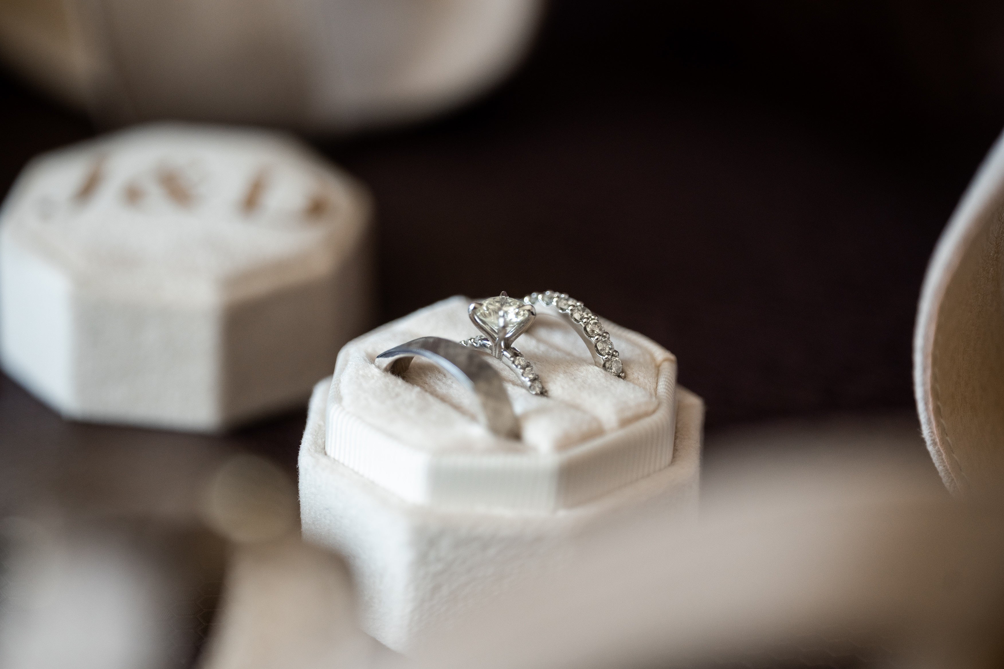 Tesoro Boston Engagement Ring and Wedding Band Set