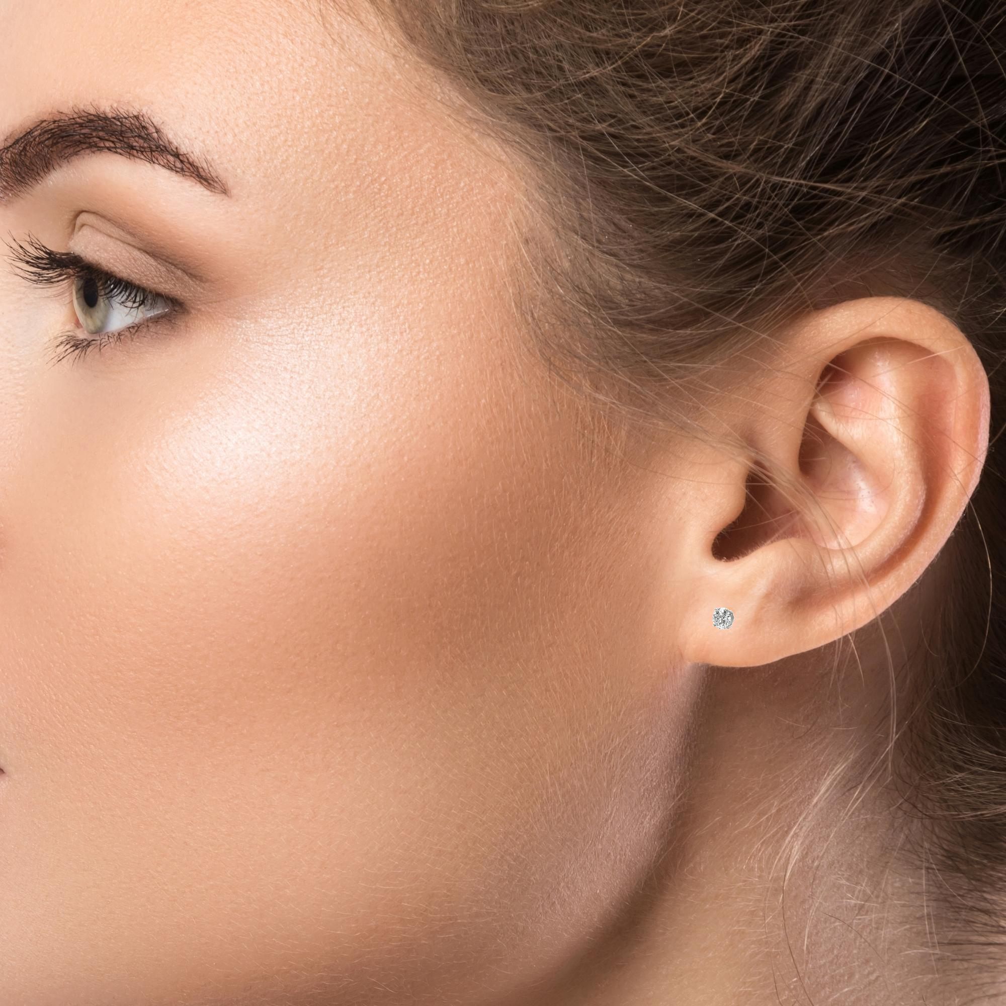 Round Brilliant Basket Set Diamond Studs 1/5ctw.